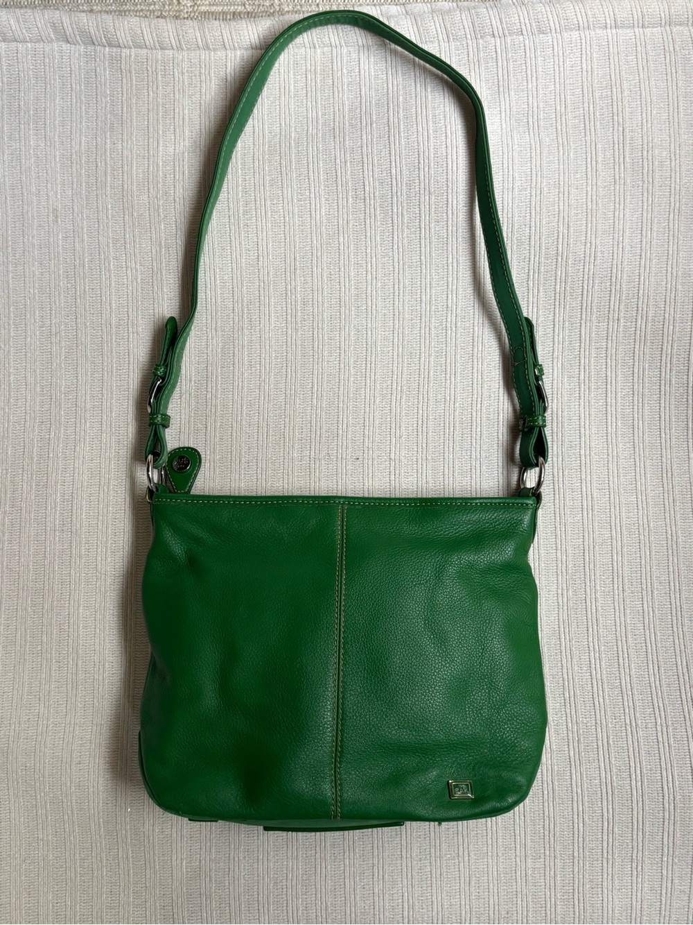 The Sak Bright Green Leather Crossbody Bag - Picture 5 of 12